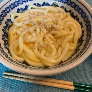 茹でて混ぜるだけ！釜玉チーズカレーうどん